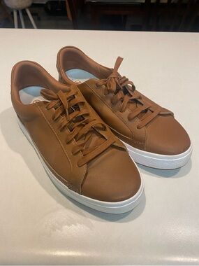 KIZIK VEGAS HANDSFREE TECHNOLOGY CHESTNUT BROWN LEATHER CASUAL MENS SZ 9.5 GUC